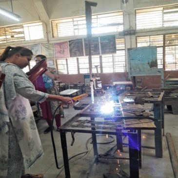 वेल्डर ट्रेड माहिती